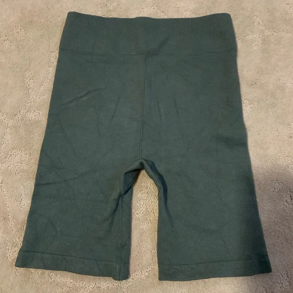 Fabletics Ribbed Shorts - Picture 3 of 4